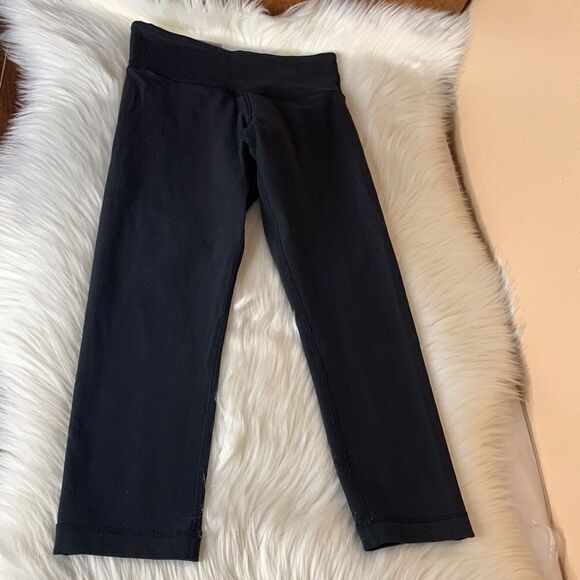 Lululemon Wunder Under Crop *Reversible Size 2 - Picture 3 of 14